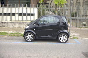 wendys favorite car - the smart by mercedes
